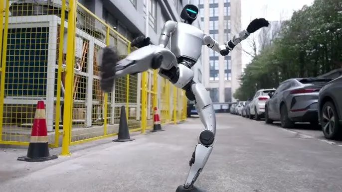 ???????? BOTߣG1 㷨⶯ѧWorld's First Kung Fu Robot! Unitree G1 Evolves into a Kung Fu Bot - YouTube